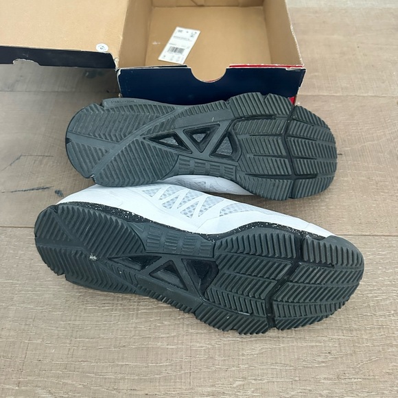 Reebok White Mesh Athletic Shoes with Black Sole speed TR - Picture 5 of 10